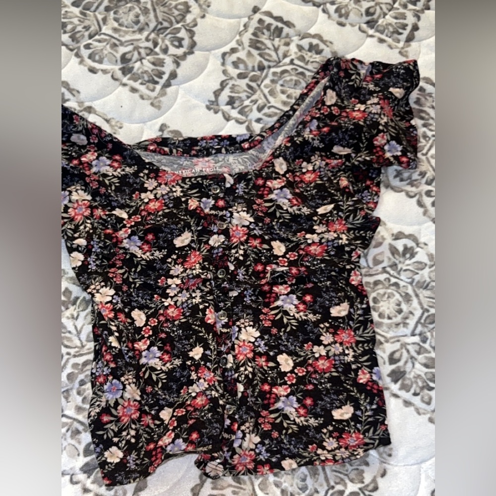 American Eagle floral Crop Top